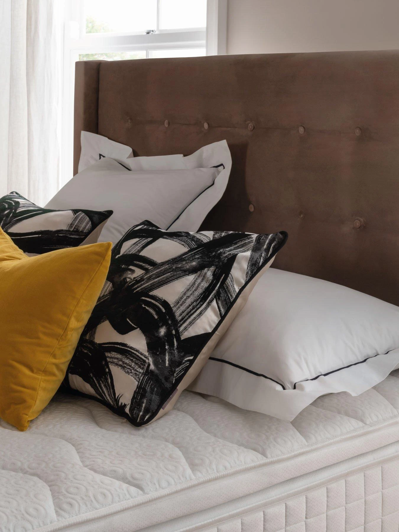 Silentnight Isla Velvet Winged Velvet Padded Headboard 4 Silentnight Isla Velvet Winged Velvet Padded Headboard - Image 2