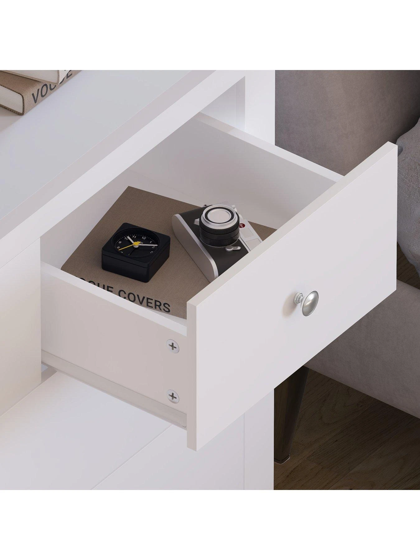 Vida Designs Arlington 2 + 3 Drawer Chest - White 6 Vida Designs Arlington 2 + 3 Drawer Chest - White - Image 4