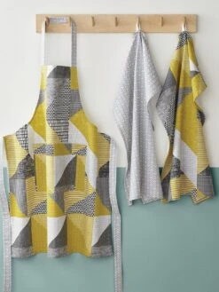 Catherine Lansfield Larsson Geo Apron In Ochre -FurniHaven Shop TLM4L SQ2 0000001323 OCHRE SLd