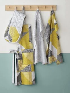 Catherine Lansfield Larsson Geo Apron In Ochre -FurniHaven Shop TLM4L SQ3 0000001323 OCHRE SLd1