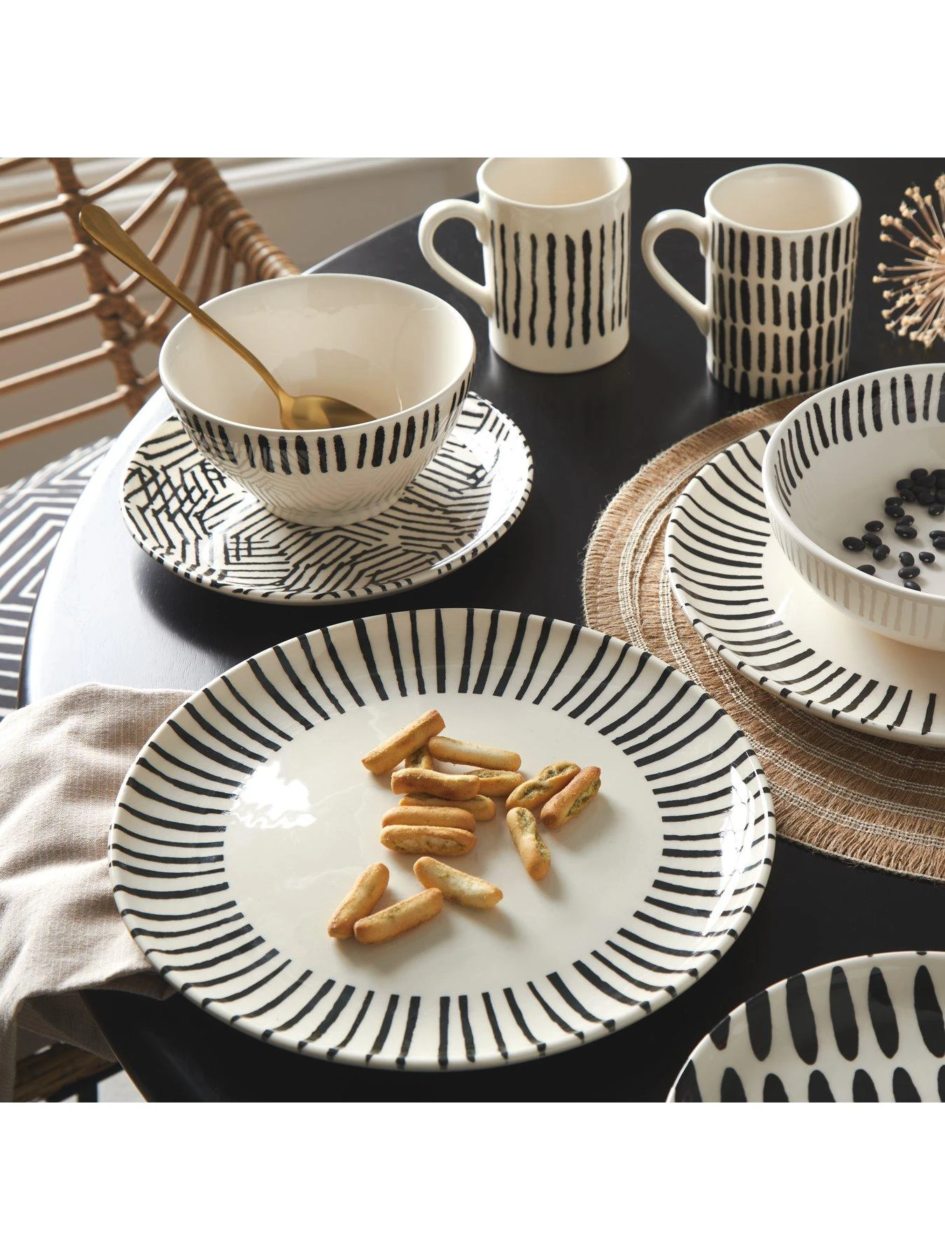 Very Home Mono Dash 12 Piece Dinner Set - Monochrome 4 Very Home Mono Dash 12 Piece Dinner Set - Monochrome - Image 2