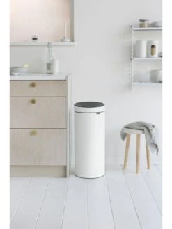Brabantia 30-Litre Touch Bin In White -FurniHaven Shop TY7E3 SQ4 0000000013 WHITE SLd2