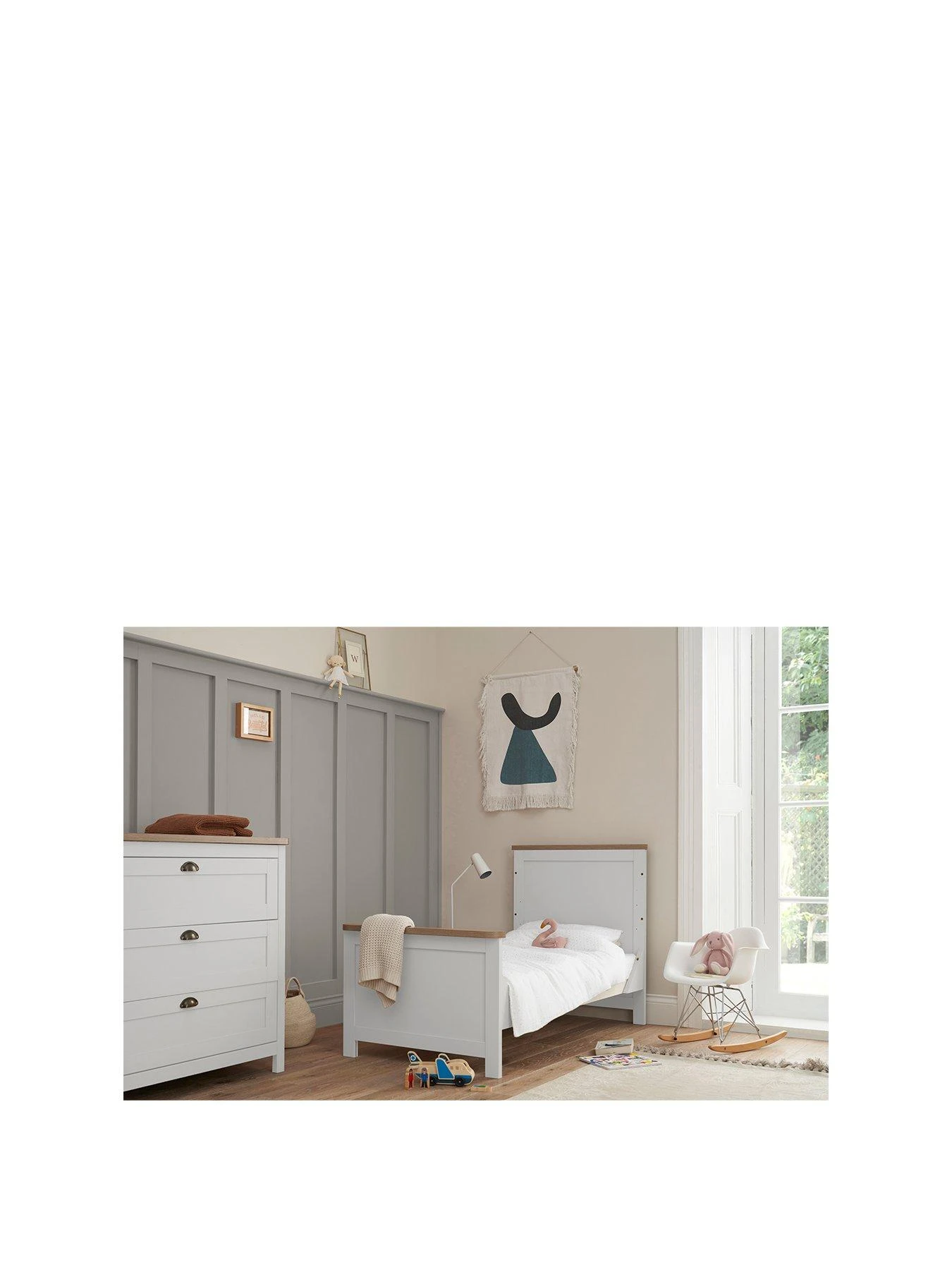 Tutti Bambini Verona 2 Piece Nursery Furniture Room Set - White/Oak 5 Tutti Bambini Verona 2 Piece Nursery Furniture Room Set - White/Oak - Image 3