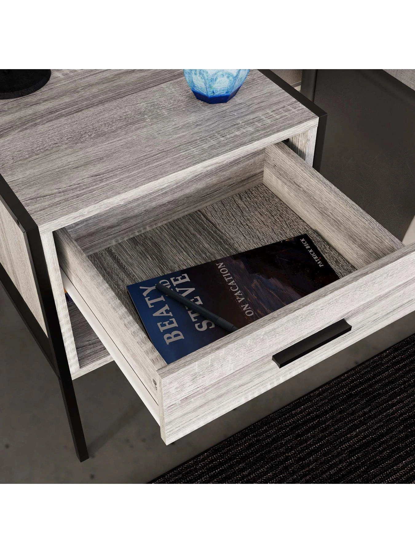 Vida Designs Brooklyn 1 Drawer Bedside Chest - Grey Oak 6 Vida Designs Brooklyn 1 Drawer Bedside Chest - Grey Oak - Image 4