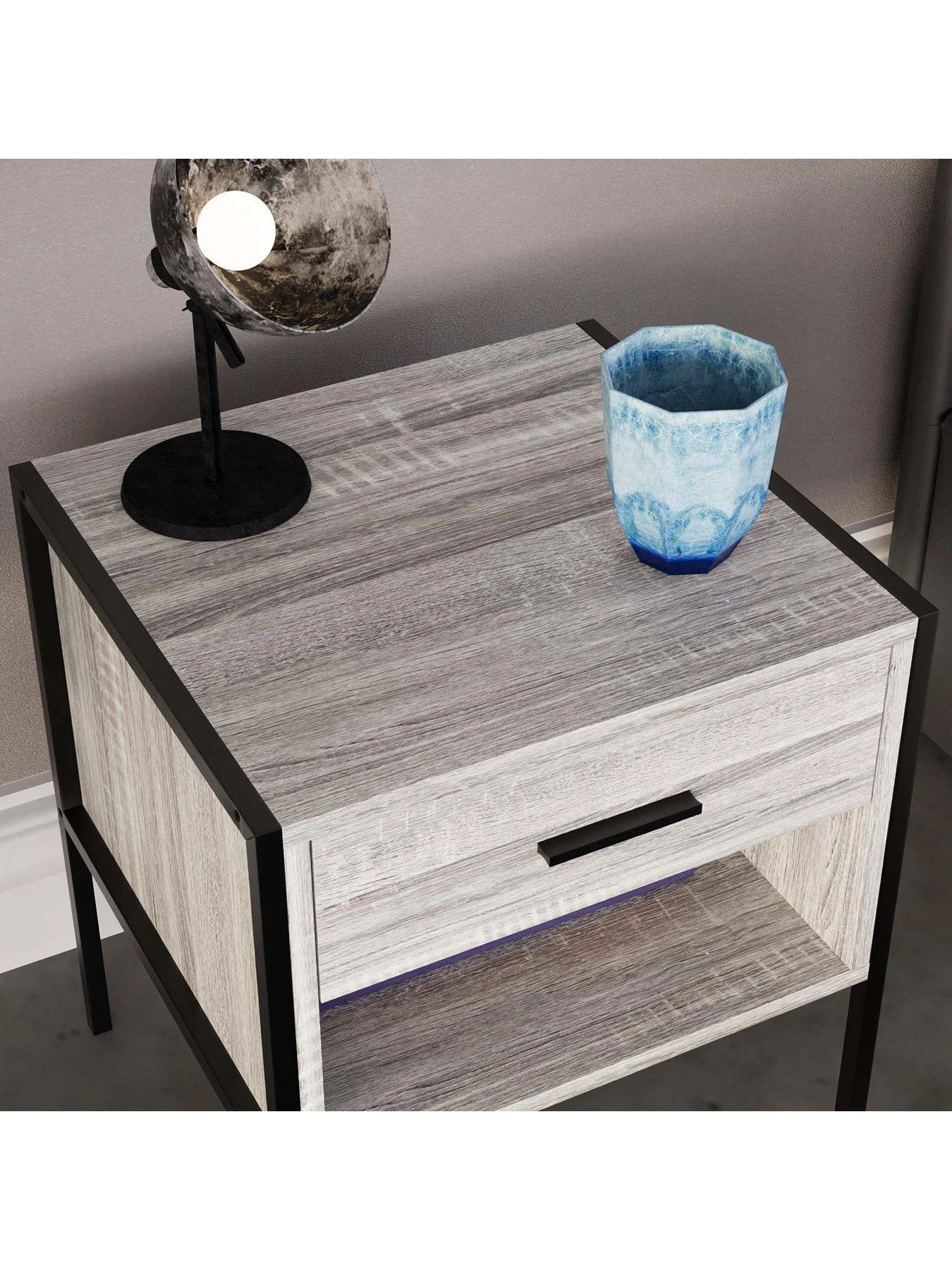 Vida Designs Brooklyn 1 Drawer Bedside Chest - Grey Oak 7 Vida Designs Brooklyn 1 Drawer Bedside Chest - Grey Oak - Image 5