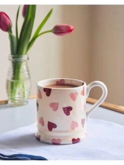 Emma Bridgewater Pink Hearts 1/2 Pint Mug -FurniHaven Shop VJEL2 SQ2 0000000088 NO COLOR SLd