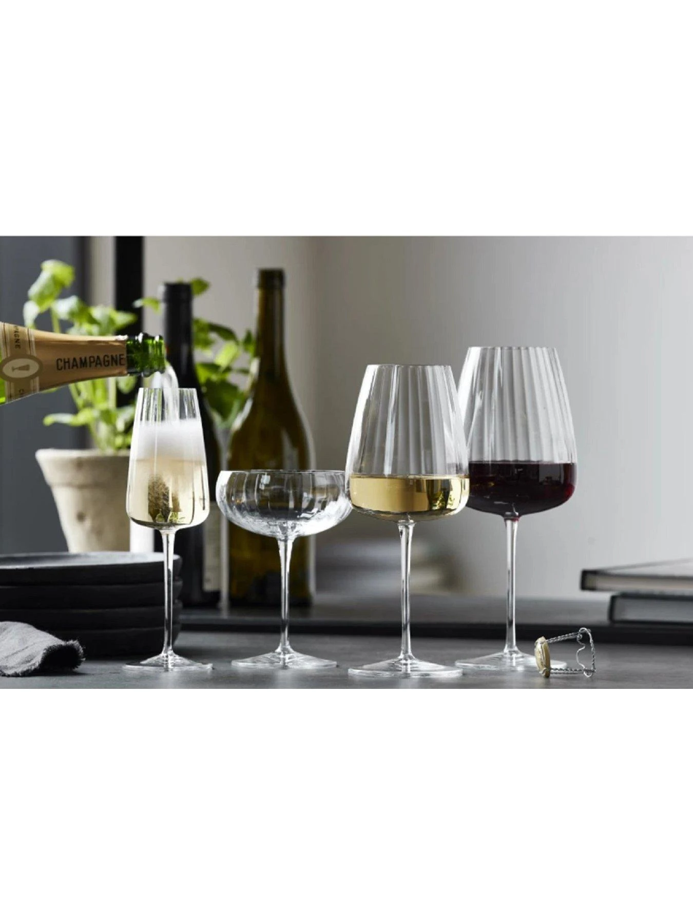 Luigi Bormioli Optica Set Of 4 Chardonnay Glasses - 550ml 7 Luigi Bormioli Optica Set Of 4 Chardonnay Glasses - 550ml - Image 5