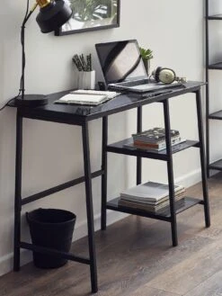 Julian Bowen Chicago Desk